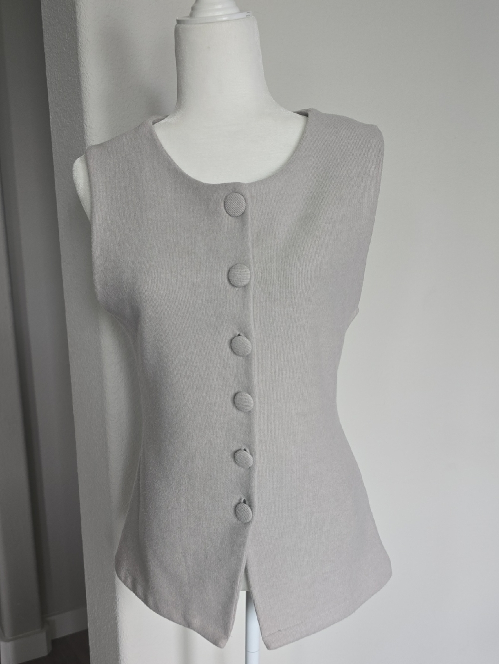Zara Light Gray Sleeveless Button-Front Knit Shell